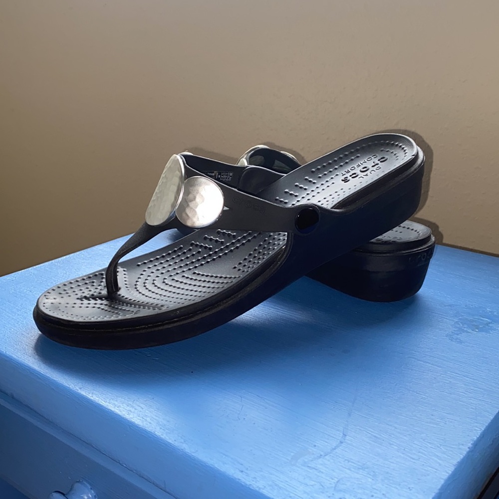 Crocs Wedge Flip Flop Sz 8